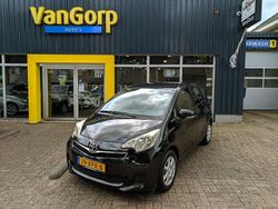 Zwart Gebruikt 2012 Toyota Verso-S Comfort MPV | € 9.995