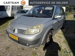 Grijs Gebruikt 2005 Renault Scénic II Expression MPV | € 750 (Eerlijke prijs)