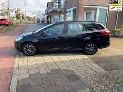 Zwart Gebruikt 2013 Ford Focus Stationwagen | € 3.645 (Goede deal)