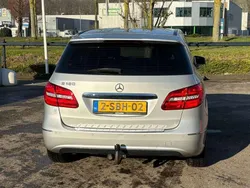 Zilver Gebruikt 2013 Mercedes B180 Ambition MPV | € 8.500