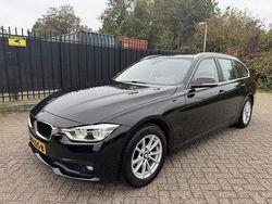 Zwart Gebruikt 2017 BMW 318 Executive Stationwagen | € 12.950 (Goede deal)