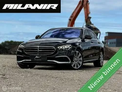 Zwart, metallic lak Gebruikt 2022 Mercedes E300 Exclusive Sedan | € 43.945 (Super prijs)