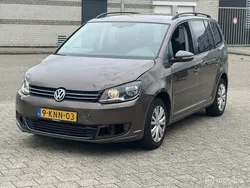 Bruin Gebruikt 2013 VW Touran Highline MPV | € 3.500 (Super prijs)