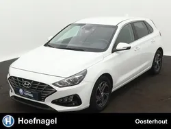 Wit Gebruikt 2021 Hyundai i30 Comfort Hatchback | € 20.900 (Eerlijke prijs)