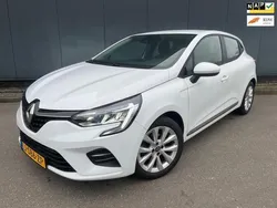 Wit Gebruikt 2020 Renault Clio V Hatchback | € 11.450 (Eerlijke prijs)