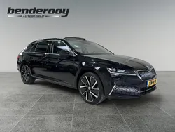 Zwart Gebruikt 2022 Skoda Superb Business Line Hatchback | € 28.400 (Iets duurder)