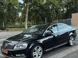 Zwart Gebruikt 2012 VW Passat Highline Sedan | € 8.750 (Iets duurder)