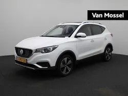 Wit Gebruikt 2020 MG ZS Luxury Sedan | € 14.495 (Eerlijke prijs)
