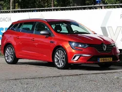 Rood Gebruikt 2019 Renault Mégane GT Line GT-Line Stationwagen | € 17.900 (Iets duurder)