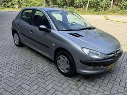 Grijs Gebruikt 2001 Peugeot 206 Hatchback | € 2.600 (Iets duurder)