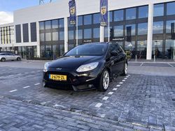 Zwart Gebruikt 2014 Ford Focus ST Stationwagen | € 14.500 (Eerlijke prijs)