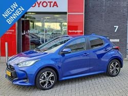 Blauw Gebruikt 2024 Toyota Yaris Hybrid Edition Hatchback | € 23.640 (Goede deal)