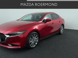 Soul red crystal metallic Gebruikt 2025 Mazda 3 Exclusive-Line Sedan | € 35.950