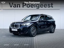 Saphirschwarz metallic (zwart metallic) Gebruikt 2024 BMW iX1 Performance SUV | € 48.900 (Iets duurder)