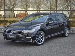 Zwart Gebruikt 2021 VW Passat GTE Stationwagen | € 22.445 (Goede deal)