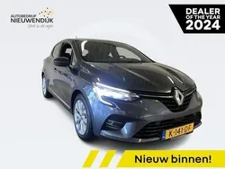 Grijs Gebruikt 2020 Renault Clio V Intens Hatchback | € 12.895 (Eerlijke prijs)