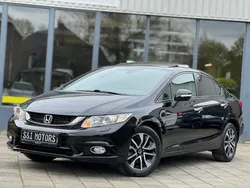 Zwart Gebruikt 2015 Honda Civic Elegance Sedan | € 15.500 (Eerlijke prijs)