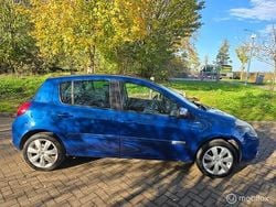 Blauw Gebruikt 2012 Renault Clio IV Night&Day Hatchback | € 3.745 (Goede deal)