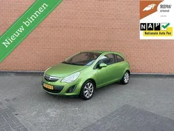 Groen Gebruikt 2012 Opel Corsa Cosmo Hatchback | € 4.295 (Eerlijke prijs)