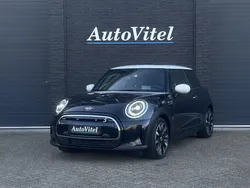 Zwart, metallic lak Gebruikt 2021 Mini Cooper SE Hatchback | € 21.445
