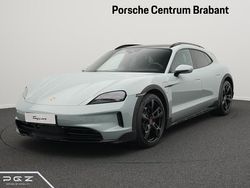 Groen Nieuw 2025 Porsche Taycan Cross Turismo Sedan | € 173.081