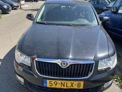Zwart Gebruikt 2010 Skoda Superb Comfort Sedan | € 3.000