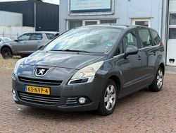Grijs Gebruikt 2011 Peugeot 5008 MPV | € 2.450 (Iets duurder)