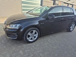 Zwart Gebruikt 2015 VW Golf VII LOUNGE Hatchback | € 12.500 (Eerlijke prijs)