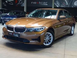 Bruin Gebruikt 2019 BMW 318 Sport Line Sedan | € 20.990 (Eerlijke prijs)