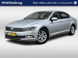 Grijs, metallic lak Gebruikt 2018 VW Passat Comfortline Sedan | € 16.950 (Goede deal)