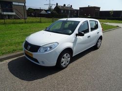 Wit Gebruikt 2010 Dacia Sandero Hatchback | € 1.695 (Eerlijke prijs)