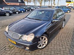 Zwart (metallic) Gebruikt 2004 Mercedes C180 Elegance Sedan | € 2.350 (Eerlijke prijs)