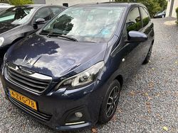 Blauw, metallic lak Gebruikt 2015 Peugeot 108 Active Hatchback | € 3.499 (Eerlijke prijs)
