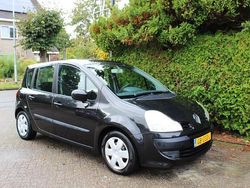 Zwart (metallic) Gebruikt 2008 Renault Grand Modus Authentique MPV | € 1.950 (Goede deal)