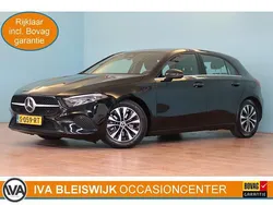 Zwart, metallic lak Gebruikt 2023 Mercedes A180 Business Hatchback | € 28.899 (Eerlijke prijs)