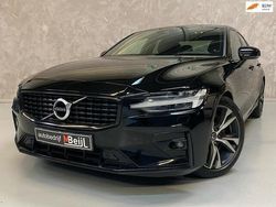 Zwart Gebruikt 2019 Volvo S60 R-Design Sedan | € 32.445 (Eerlijke prijs)