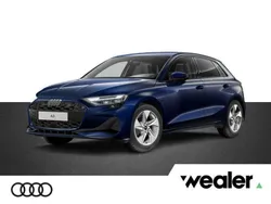 Blauw, metallic lak Nieuw 2025 Audi A3 Sportback e-tron Advanced Sedan | € 48.023 (Iets duurder)