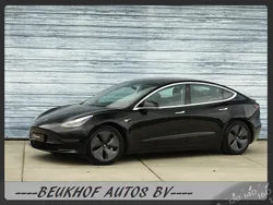 Zwart Gebruikt 2020 Tesla Model 3 Standard Range Sedan | € 18.950 (Eerlijke prijs)