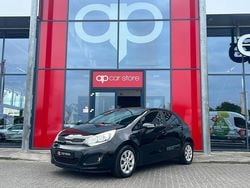 Zwart Gebruikt 2013 Kia Rio Hatchback | € 5.999 (Goede deal)