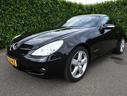 Zwart Gebruikt 2007 Mercedes SLK200 Cabriolet | € 10.450 (Eerlijke prijs)