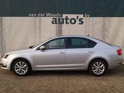 Grijs Gebruikt 2019 Skoda Octavia Business Line Hatchback | € 11.900 (Goede deal)
