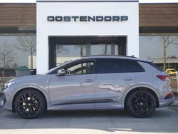 Grijs, metallic lak Gebruikt 2022 Audi Q4 e-tron Competition SUV | € 37.900 (Super prijs)