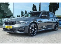 Grijs Gebruikt 2021 BMW 320 Shadowline Stationwagen | € 29.800 (Eerlijke prijs)