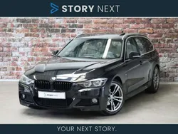 Zwart, metallic lak Gebruikt 2019 BMW 320 Executive Stationwagen | € 24.950 (Eerlijke prijs)