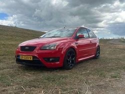 Rood Gebruikt 2007 Ford Focus ST Hatchback | € 4.750 (Super prijs)