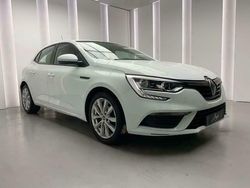 Wit Gebruikt 2017 Renault Mégane IV Sedan | € 13.500 (Eerlijke prijs)