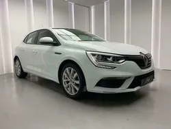 Wit Gebruikt 2017 Renault Mégane IV Sedan | € 13.500 (Iets duurder)