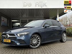 Blauw (metallic) Gebruikt 2022 Mercedes A250 AMG line Hatchback | € 29.950 (Goede deal)