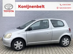 Grijs Gebruikt 2000 Toyota Yaris Luna Hatchback | € 795 (Eerlijke prijs)