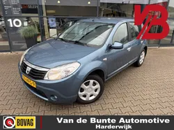 Blauw Gebruikt 2008 Dacia Sandero Lauréate Hatchback | € 3.950 (Eerlijke prijs)